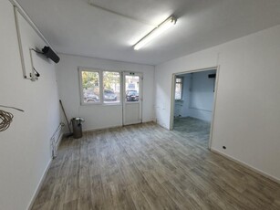 Spatiu comercial cu 2 camere de inchiriat - zona Piata Doina