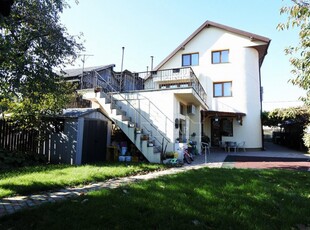 Vilă modernă tip duplex în Bacău - zona Tache - strada Mărăști