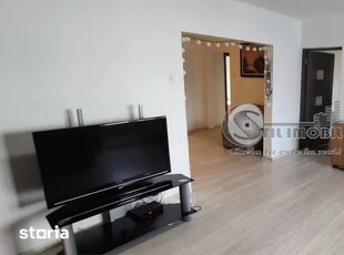 Apartament cu 3 camere de vânzare în zona catedralei