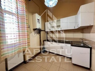 Apartament 2 camere, centrala proprie, etajul 1