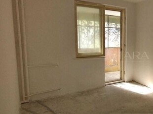 Apartament 2 camere de vanzare, Zona Mercur.