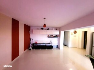 Apartament 3 camere zona Sala Polivalentă