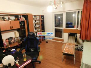 Apartament 3 camere decomandat bloc 1984 etaj 7/10 - Bl. Bas