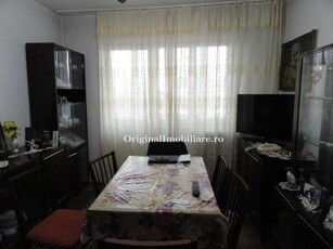 Apartament 3 camere, etaj 3, cu garaj