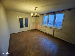 Apartament 3 camere,70mp,Bulevardul 1848,pivnita,Dambu Pitros,Targu Mu