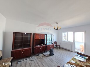 Apartament cu 3 camere de vânzare în zona Central