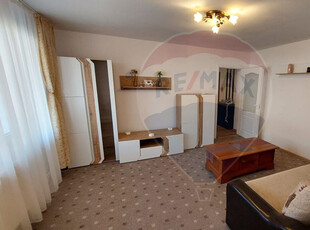 Apartament cu 3 camere de vânzare în zona Nord