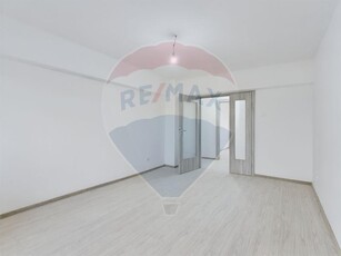 Apartament cu 4 camere de inchiriat in zona Centrul Civic