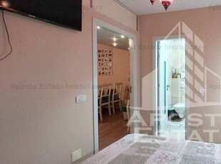 Apartament cu 4 camere,2 bai, centrala proprie, zona Micalaca