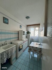 Apartament decomandat cu 2 camere in Micro 20, zona Covrigariei Dana.