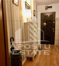 Apartament o camera, balcon si bucatarie inchisa, centrala proprie