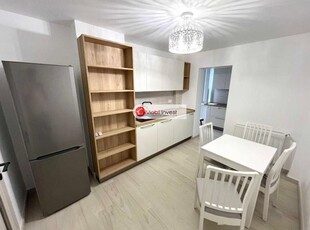 Apartament renovat, 3 camere,2 bai, etaj 3, zona Cetate- Piata