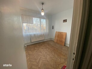 CENTRU - LICEUL TRAIAN- Apartament de 4 camere decomandate confort 1