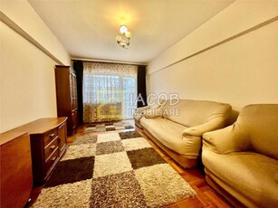 DE INCHIRIAT Apartament 3 camere Ultracentral, Bacau