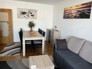 Apartament cu 3 camere