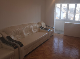 Vand apartament 2 camere decomandat Deva