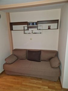 Apartament 2 camere, zona scolii 7-Str.Varnav