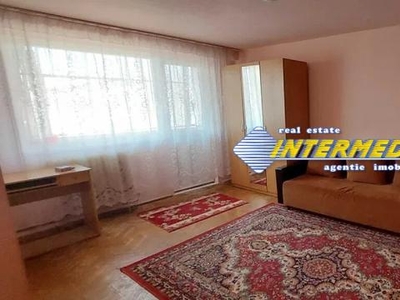 Apartament 3 camere decomandat de vanzare in Alba Iulia zona Cetate etaj intermediar