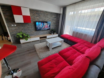 Apartament 3 camere in bloc nou, zona Stadion, curte 50 mp