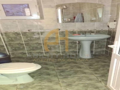 Apartament 4 camere, zona Calea Nationala (Mag. Util), Botosani