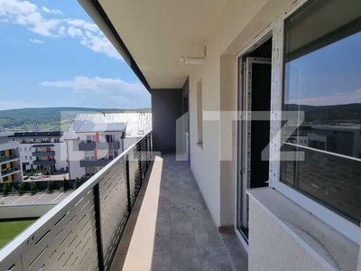 Ocazie! Apartament cu 2 camere cu view si balcon generos! etaj intermediar! Parcare subterană!