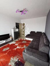 Apartament 2 camere, etaj intermediar, mobilat, parcare, zona Porii!