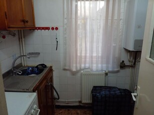 Apartament 3 Camere Zona Liceul Electro ,Etaj 2