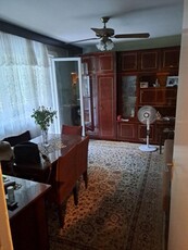 Apartament 4 Camere In Zona Calea Floresti