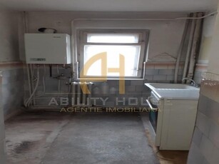 Apartament 4 camere, zona Primaverii ( Novaoptic), Botosani