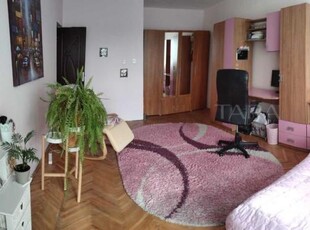 Apartament cu 3 camere de vanzare in zona Manastur