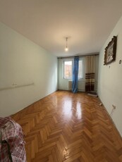 Apartament cu 3 camere decomandate, zona Transylvania College