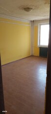 Vanzare apartament 3 camere, et. 2, zona parcului Tudor Vladimirescu