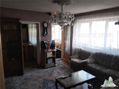 Apartament 2 camere de vanzare in zona metrou Titan