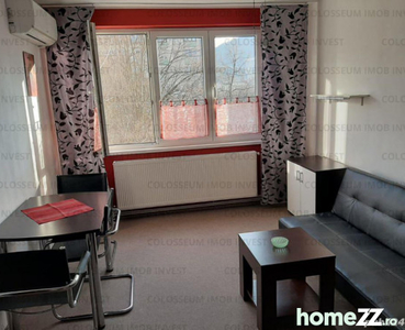 Apartament 2 camere semidecomandat - zona Centrul Civic