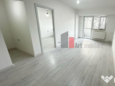 Apartament 3 camere metrou Romancierilor,centrala proprie