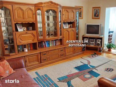 Apartament 3 camere, zona Scolii 16