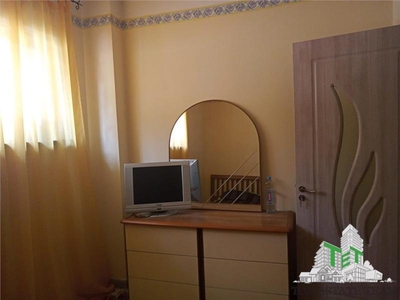 Apartament cu 2 camere de vanzare, pretabil rezidential sau office, renovat integral, demisol, Armeneasca