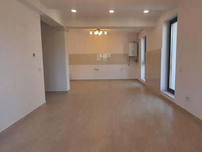 Vanzare Apartament 3 camere semidecomandat - Baneasa , Bucuresti