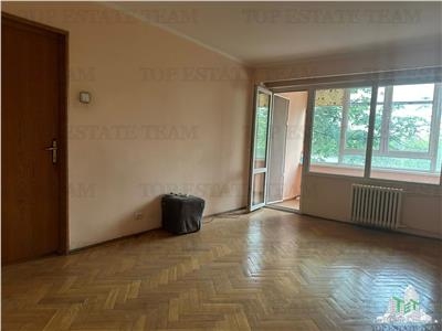 Apartament 2 camere de vanzare in zona Pajura