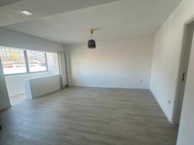 Apartament 2 camere Decebal, Cezar Boliac, vand apartament 2 camere