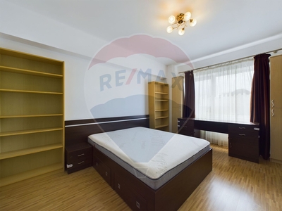 Apartament 3 camere vanzare in bloc de apartamente Bucuresti, Oltenitei