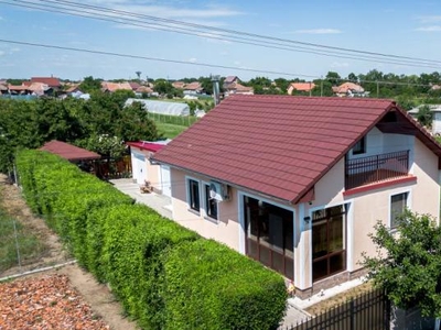 Casa in Curtici, 100 mp, din 2015, teren generos cu livada de pomi fructiferi
