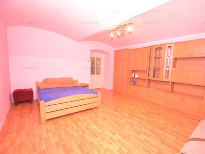 Apartament cu centrala aproape de facultati