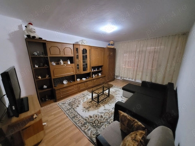 Inchiriez apartament