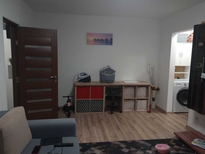 Apartament 2 camere Titan metrou Nicolae Grigorescu chiar pe Lotrioara part