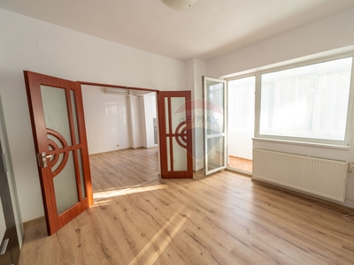 Apartament 2 camere vanzare in bloc de apartamente Bucuresti, Universitate