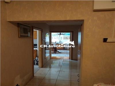 Apartament 4 camere, Mosilor