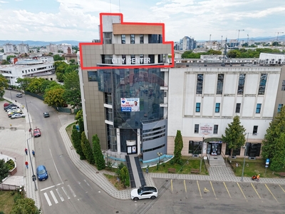 Apartament 5 camere vanzare in bloc mixt Bacau, Ultracentral