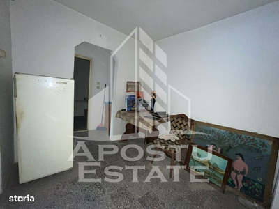 Apartament cu 2 camere, decomandat situat in zona Soarelui