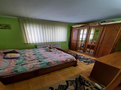 Apartament 3 camere, zona Bd.George Enescu , et.1, mobilat/utilat, pret negociabil !